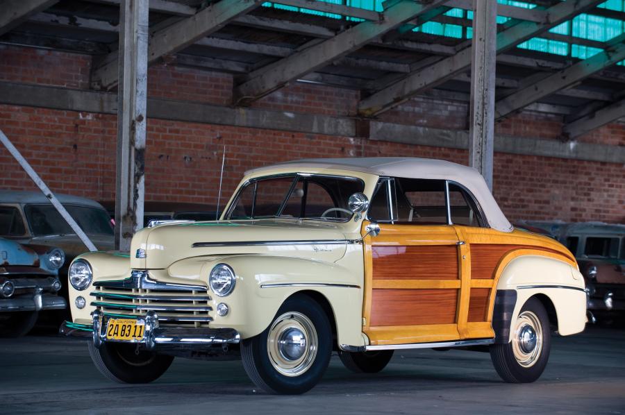  Ford Super DeLuxe Sportsman Convertible 1948 года  (фото 9 из 10)